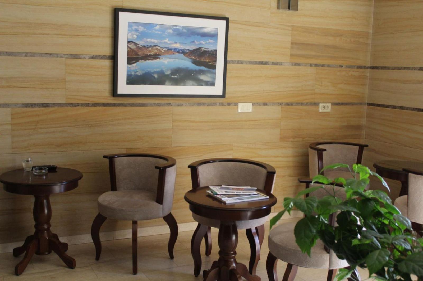 In Hotel Zlatar Ex Zlatarski Biseri Nova Varoš Екстериор снимка