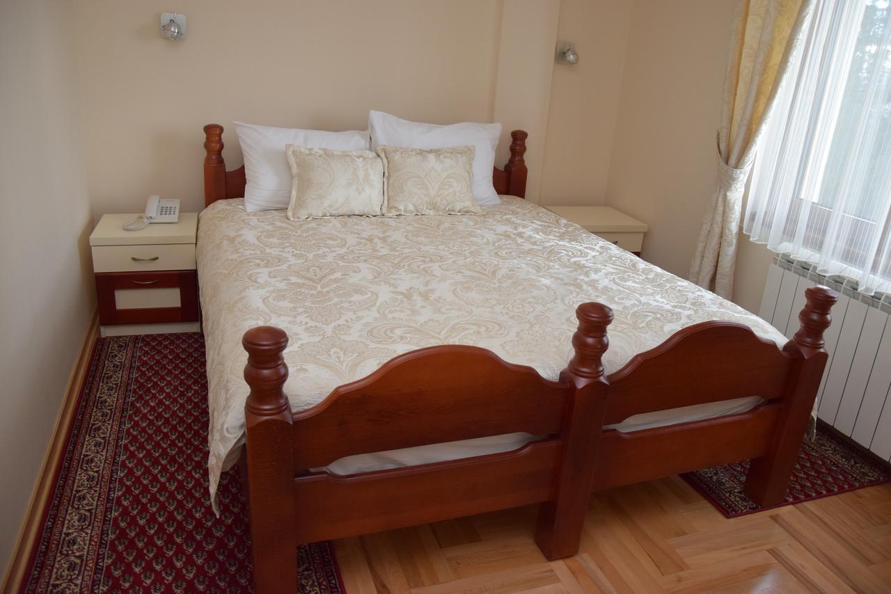 In Hotel Zlatar Ex Zlatarski Biseri Nova Varoš Екстериор снимка