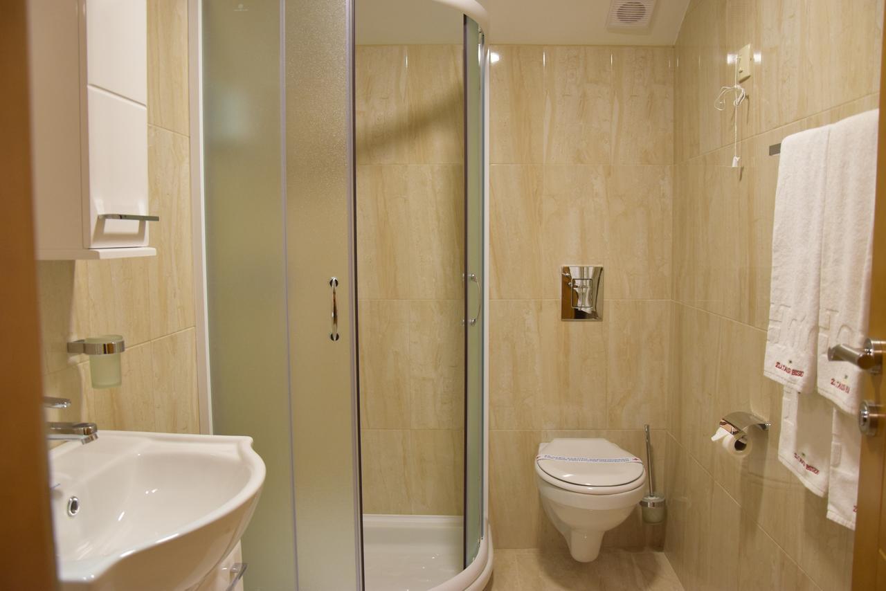 In Hotel Zlatar Ex Zlatarski Biseri Nova Varoš Екстериор снимка